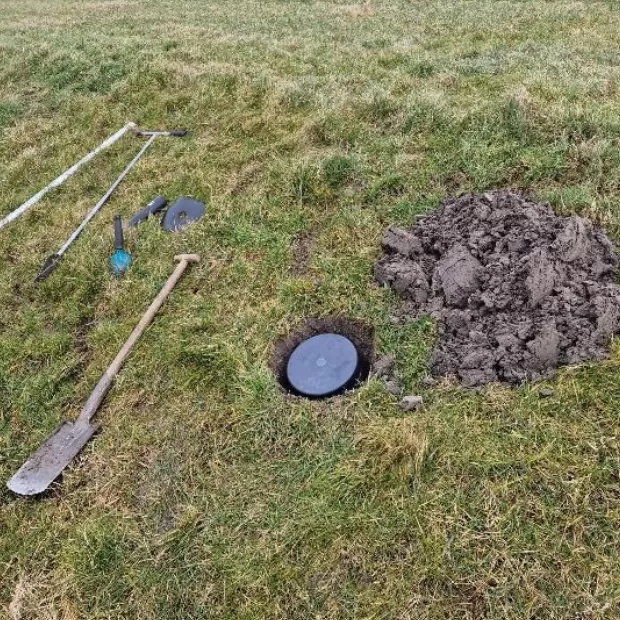 Sensor in de dijk met cover